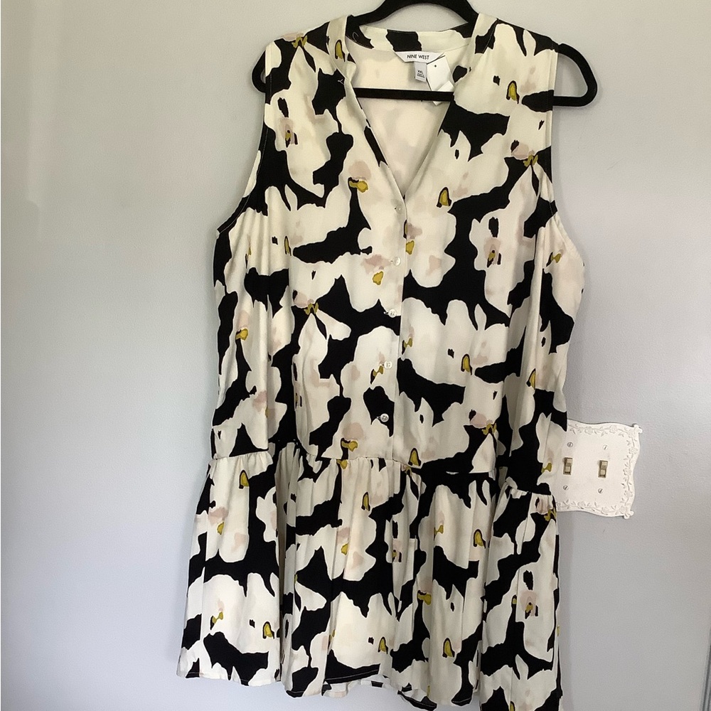 Nine West Black and White Graphic Blouse